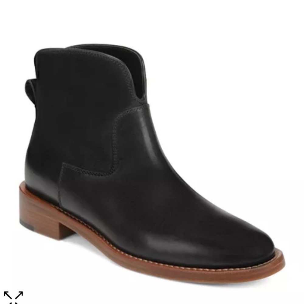 VIA SPIGA Baxter Leather Ankle Boots